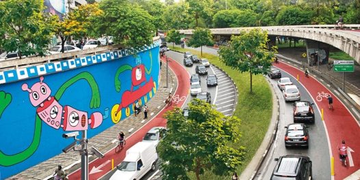Túnel de acesso À Av. Paulista l 11 de julho de 2015, 17:40