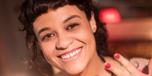 Tulipa Ruiz ataca de DJ