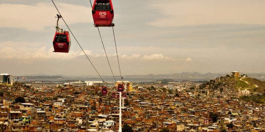 Conexão morro asfalto