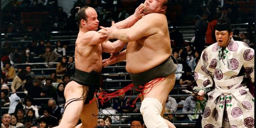 Pavel Bojar, A.K.A. Takanoyama Shuntaro, em ação na elite do sumô japonês
