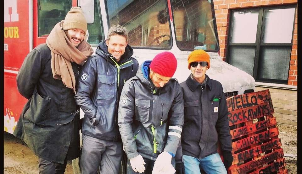 Mike D paga um rango