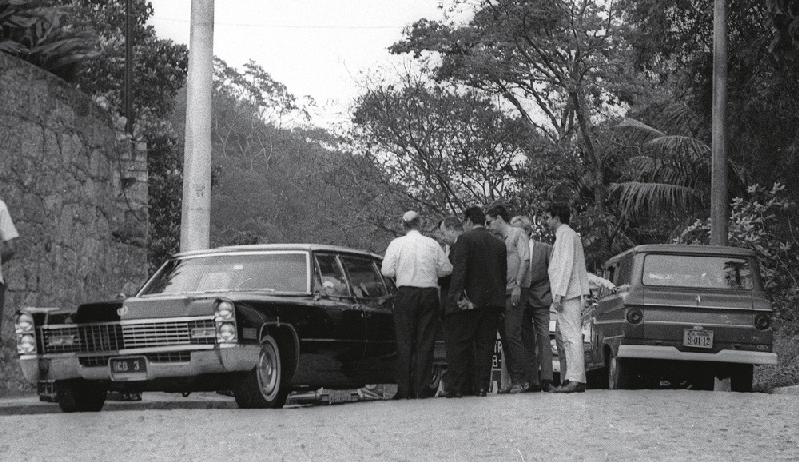 O embaixador, o sequestro e o Cadillac