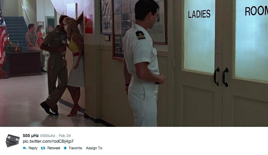Um dos frames do filme Top Gun tuitados pelo perfil https://twitter.com/555uhz