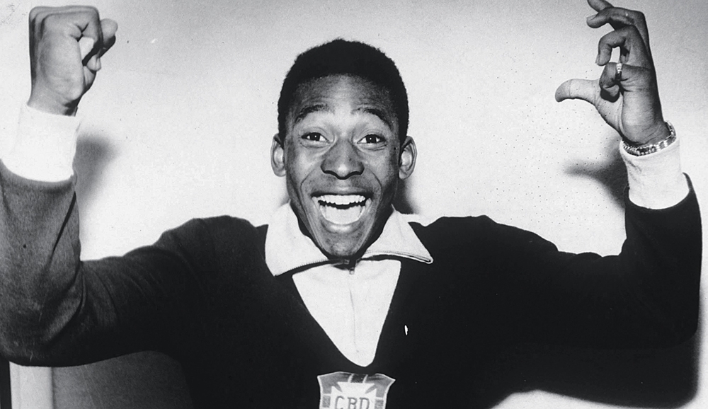 Pelé logo depois do 5x2 sobre a anfitriã Suécia, na final da Copa de 1958