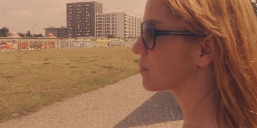 Karina Buhr e o muro