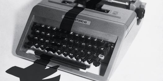 Imagem da série Enigmas (1981), de Regina Silveira, publicada na mais recente edição da revista ZUM, do Instituto Moreira Salles