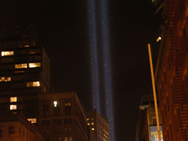 Luzes no Ground Zero: bela homenagem aos mortos
