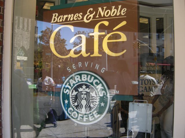 Livro com café: melhor impossível