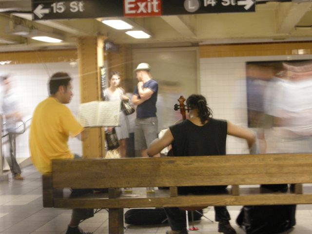 Música clássica no metrô: um refresco no meio da correria