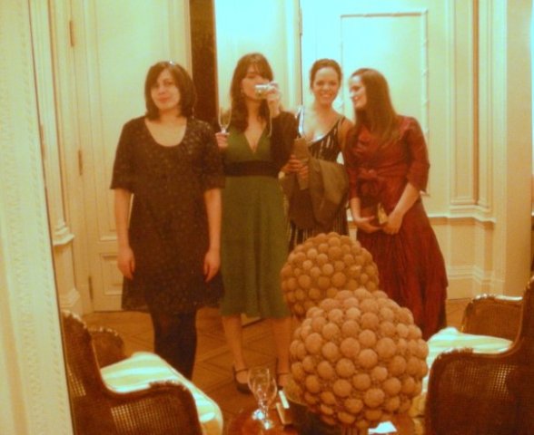 Na ante-sala do lavabo do embaixador