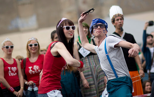 Joga longe esse ray ban!!!!!!