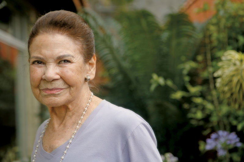 Pratica, apesar de joelhos e coluna operados