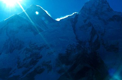 Trânsito e poluição no teto do mundo