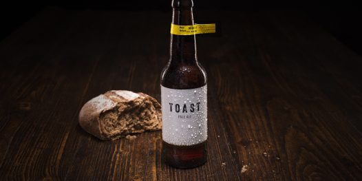 Uma cerveja feita com restos de pão