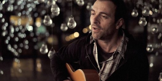 Kevin Johansen e a buena onda argentina