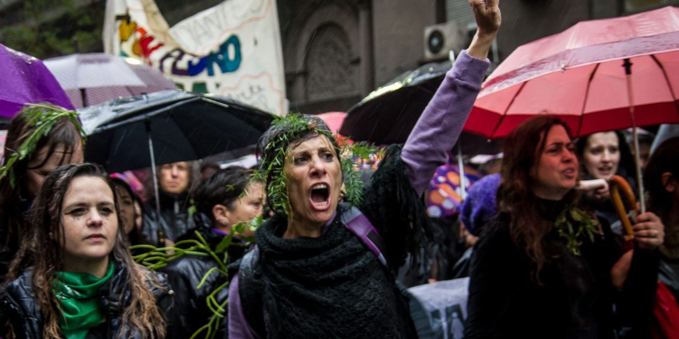 Argentinas insistem no grito: Nos queremos vivas!