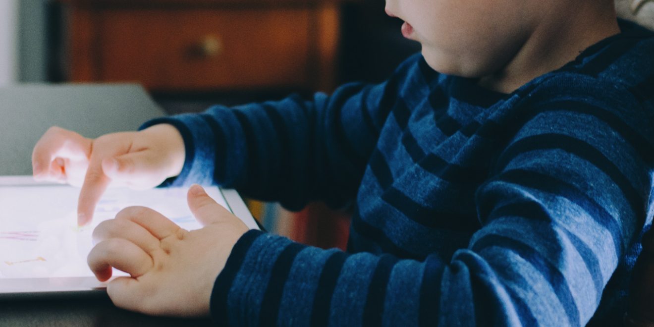 Crianças x tecnologia