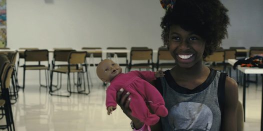 Meninas pretas precisam de bonecas pretas