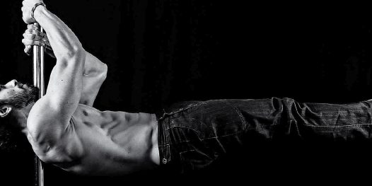 Quem disse que pole dance é coisa de mulher?