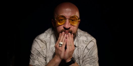 “As pessoas vivem fugindo do que realmente são”