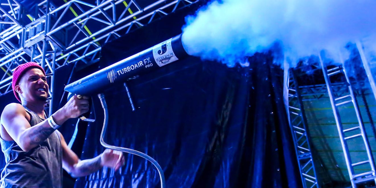 Rafa Dias, do Àttøøxxá, só olha pra frente