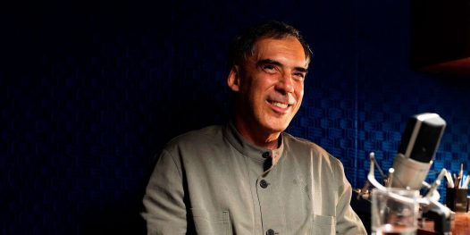 Arnaldo Antunes tem um caso de amor com as palavras