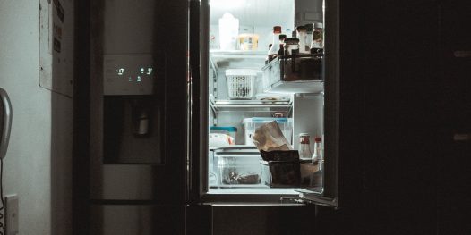 É normal comer compulsivamente na quarentena?