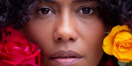 A cruzada de Naruna Costa contra a endometriose