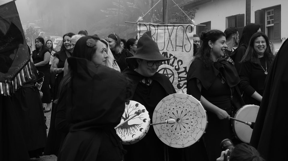 As Bruxas estão vivíssimas, por Camila Eiroa, La Reina / Foto Yan Phelippe