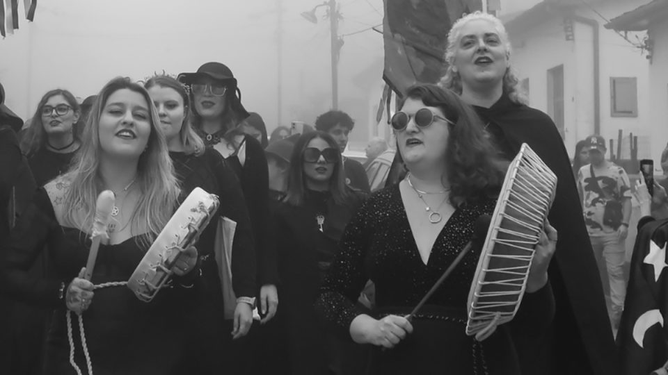As Bruxas estão vivíssimas, por Camila Eiroa, La Reina / Foto Yan Phelippe
